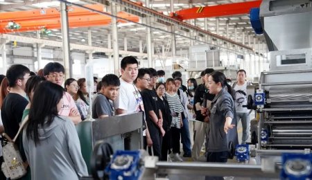 校企聯(lián)動 協(xié)同育才丨青島農(nóng)業(yè)大學(xué)師生團隊來青島海科佳參觀交流