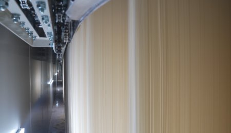 以實(shí)現(xiàn)客戶低碳運(yùn)行目標(biāo)為驅(qū)動，實(shí)施掛面節(jié)能干燥新技術(shù)